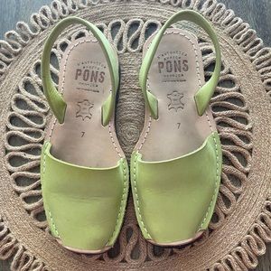 PONS Avarcas sandal green size 7